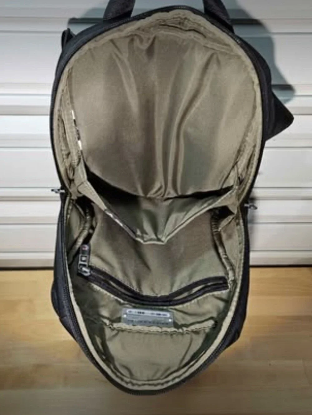 New Briggs & Riley HTA Crossbody - A115-4 (Here There Anywhere)
